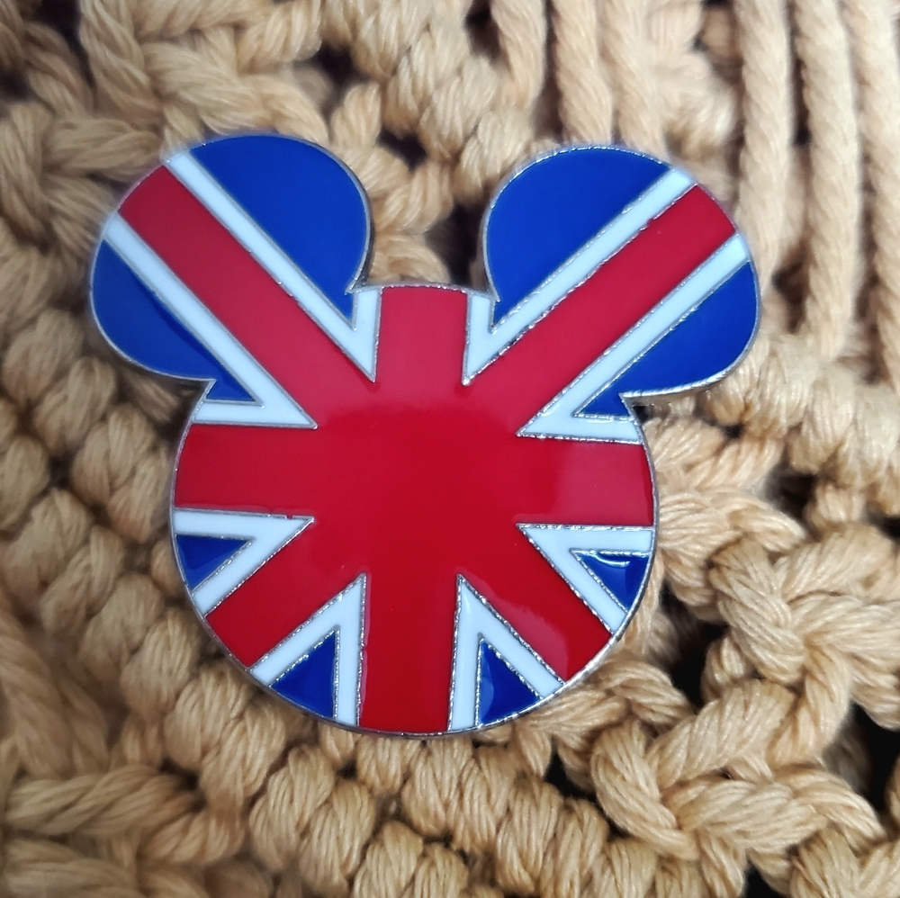 Disney Epcot world showcase pin - United Kingdom